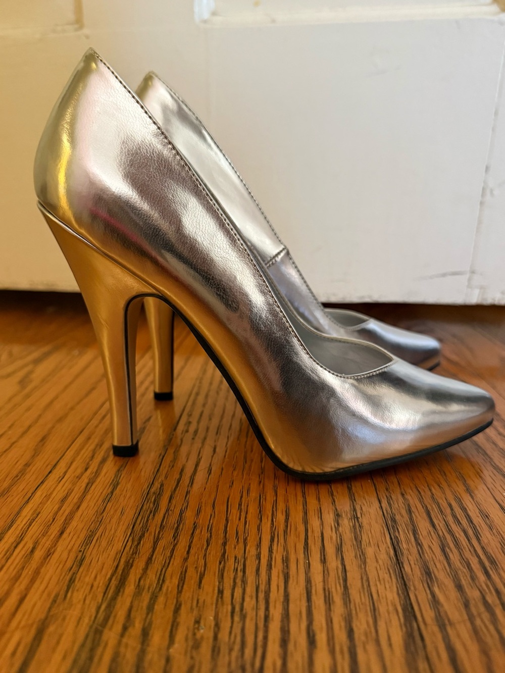Ellie Metallic Silver Pointed Pumps